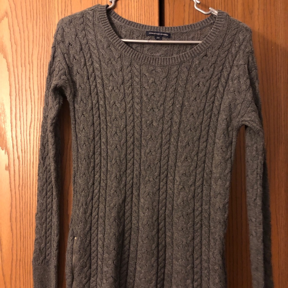Grey American Eagle sweater - small